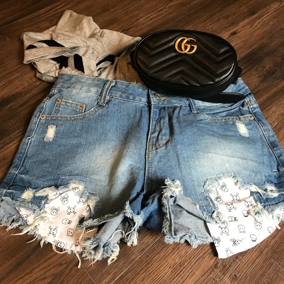 ✨LAST ONE✨Distress jean frayed shorts - Picture 2 of 6